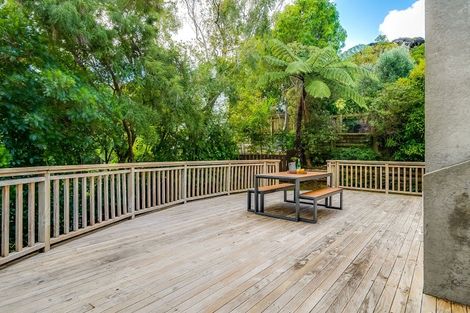 Photo of property in 5 Thatcher Crescent, Crofton Downs, Wellington, 6035