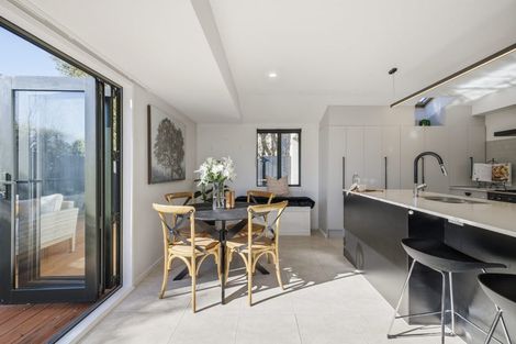 Photo of property in 2 Chilcombe Street, Ilam, Christchurch, 8041