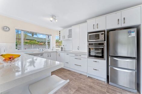Photo of property in 28 Dan Tori Place, Orewa, 0931