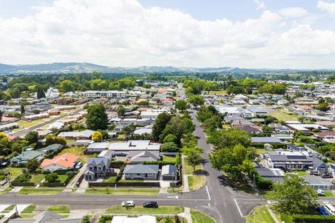 Photo of property in 30 Queen Street, Cambridge, 3434