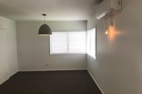 Photo of property in 2/98 Mirrabooka Avenue, Botany Downs, Auckland, 2010