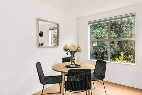 Photo of property in 56 Saddleback Grove, Karori, Wellington, 6012