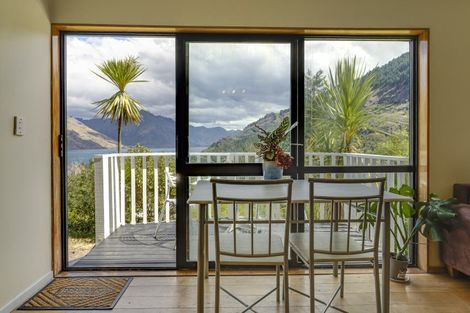 Photo of property in 22 Mckerrow Place, Sunshine Bay, Queenstown, 9300