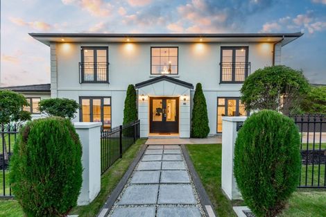 Photo of property in 88 Queen Charlotte Drive, Aotea, Porirua, 5024