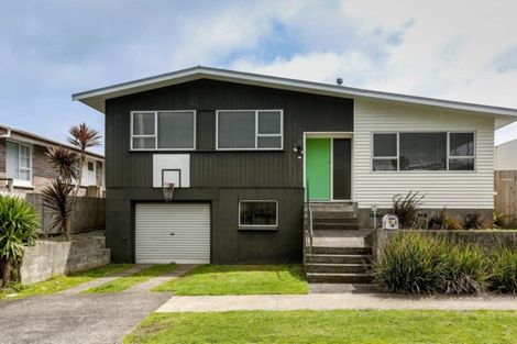 Photo of property in 27 Rospeath Crescent, Spotswood, New Plymouth, 4310