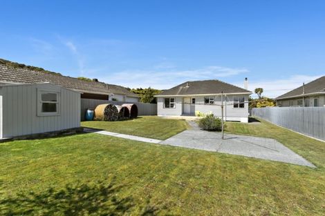 Photo of property in 15 Wright Street, Wainuiomata, Lower Hutt, 5014