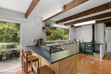 Photo of property in 84 Crowther Road, Wainuiomata, 5373