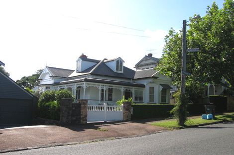 Photo of property in 29 Herne Bay Road, Herne Bay, Auckland, 1011