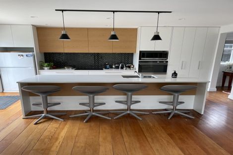 Photo of property in 15a Kellsmere Crescent, Island Bay, Wellington, 6023