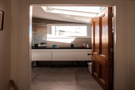 Photo of property in 32 Talavera Terrace, Kelburn, Wellington, 6012