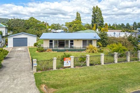 Photo of property in 68 Watt Street, Coromandel, 3506