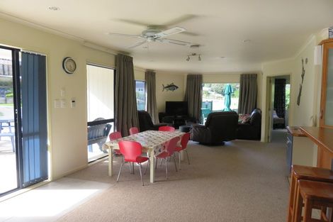 Photo of property in 9 Motutara Road, Oakura, Hikurangi, 0184