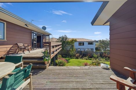 Photo of property in 35 Domain Road, Waipawa, 4210