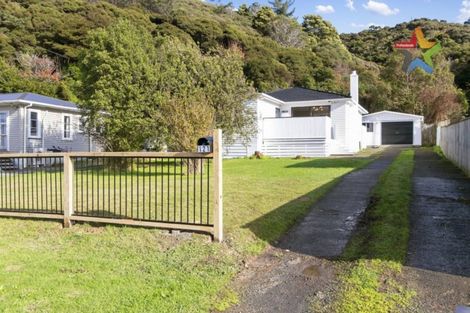 Photo of property in 121 Wellington Road, Wainuiomata, Lower Hutt, 5014