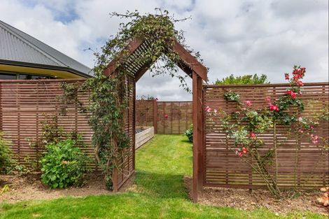 Photo of property in 28 Waipuna Grove, Levin, 5571