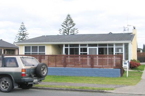 Photo of property in 8b Fairway Avenue, Mount Maunganui, 3116