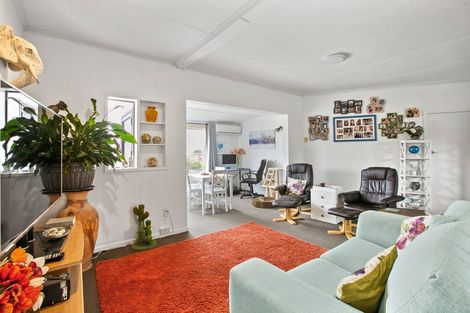 Photo of property in 92/1b South Road, Blagdon, New Plymouth, 4310