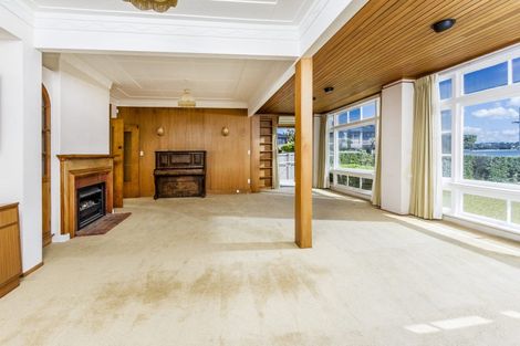 Photo of property in 39 Ocean View Road, Milford, Auckland, 0620