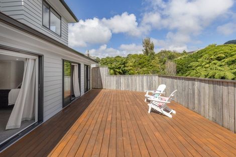 Photo of property in 1a Te Reinga View, Tawa, Wellington, 5028
