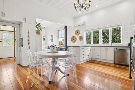 Photo of property in 2/93 Harris Street, Pukekohe, 2120