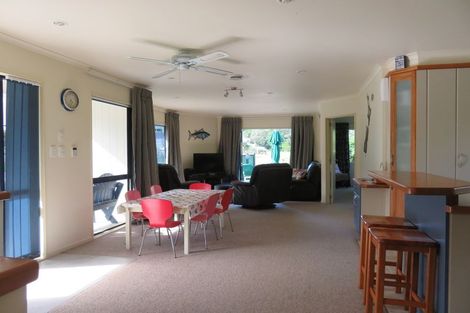 Photo of property in 9 Motutara Road, Oakura, Hikurangi, 0184