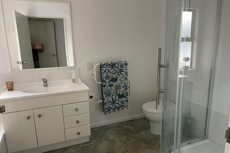 Photo of property in 25 Shelly Beach Parade, Cockle Bay, Auckland, 2014