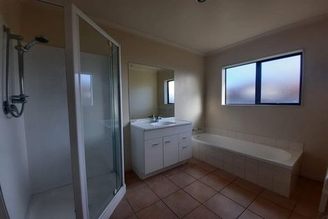 Photo of property in 4 Ettrick Lane, Papakura, 2110