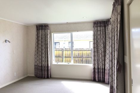 Photo of property in 2/66 Buscomb Avenue, Henderson, Auckland, 0610