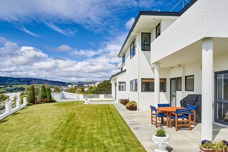 Photo of property in 30 Molyneux Close, Whitby, Porirua, 5024