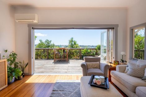 Photo of property in 15 Kowhai Road, Mairangi Bay, Auckland, 0630