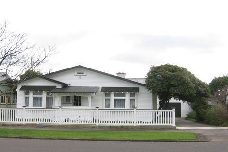 Photo of property in 35 Argyle Avenue, Takaro, Palmerston North, 4410