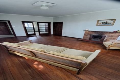 Photo of property in 325 Lake Road, Hauraki, Auckland, 0622