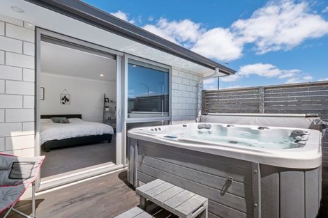 Photo of property in 5 Livingstone Drive, Papamoa Beach, Papamoa, 3118