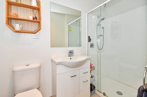 Photo of property in 1 Kapuarangi Lane, Papakura, 2110