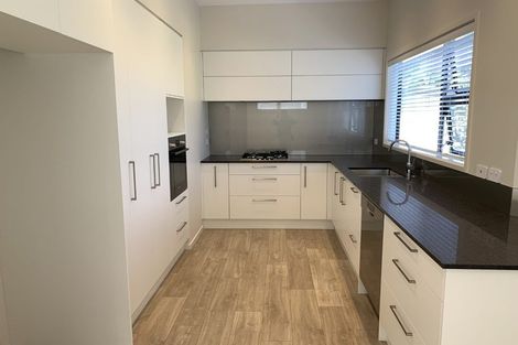 Photo of property in 10b Marama Street, Castor Bay, Auckland, 0620