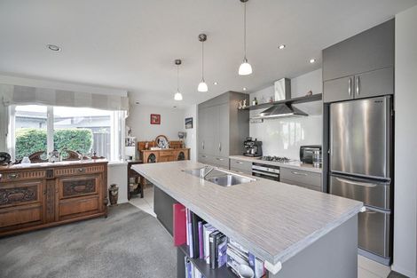 Photo of property in 16 Hikanui Drive, Havelock North, 4130