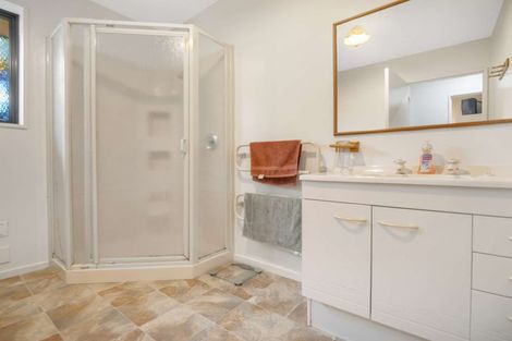 Photo of property in 15 Hemingford Place, Halswell, Christchurch, 8025