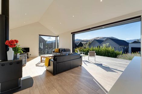 Photo of property in 3 Parera Lane, Jacks Point, Queenstown, 9371