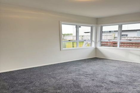 Photo of property in 25 Moor Avenue, Te Atatu Peninsula, Auckland, 0610