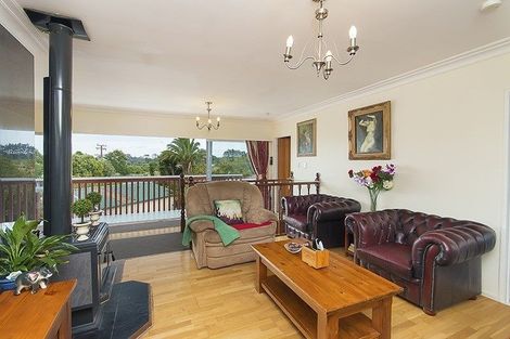 Photo of property in 18 Beach Road, Glenbrook, Waiuku, 2681