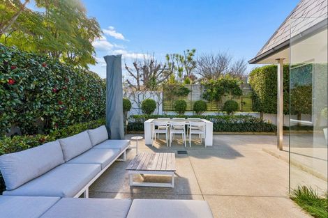 Photo of property in 15b Wilding Avenue, Northcote Point, Auckland, 0627