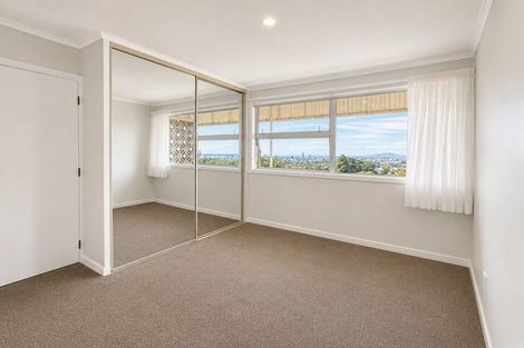 Photo of property in 11/219 Onewa Road, Birkenhead, Auckland, 0626