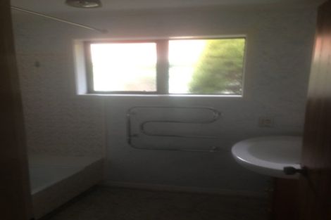 Photo of property in 3 Tanera Crescent, Brooklyn, Wellington, 6021