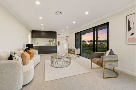Photo of property in 32 Catalina Avenue, Rosehill, Papakura, 2113