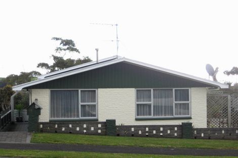 Photo of property in 15 Bronte Place, Whalers Gate, New Plymouth, 4310