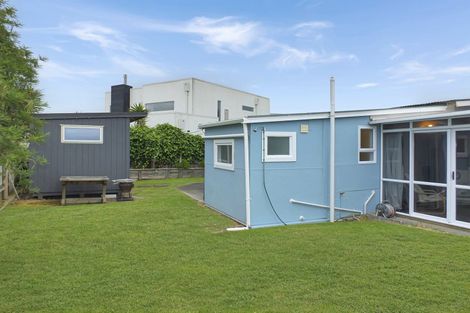 Photo of property in 13 Barber Street, Foxton Beach, Foxton, 4815