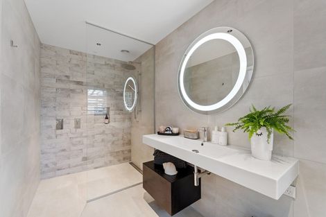 Photo of property in 8 Kotare Place, Sandspit, Warkworth, 0982