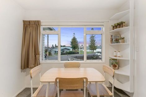 Photo of property in 220 Centreway Road, Orewa, 0931