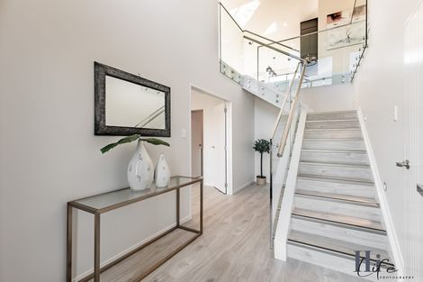 Photo of property in 8 Celestial Crescent, Orewa, 0931