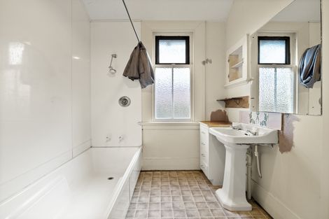 Photo of property in 34 Elm Row, Dunedin Central, Dunedin, 9016